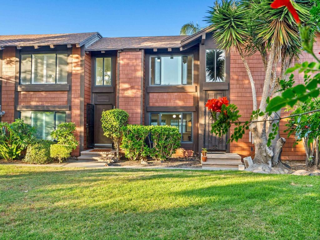Landscaped greenbelt and residential setting at Cardiff Cove